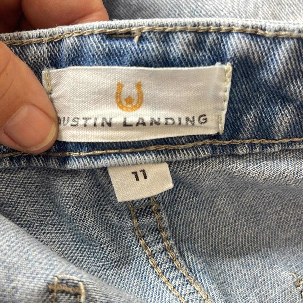 Austin Landing High Rise Denim Shorts Bermuda Length Size 11 - Picture 10 of 16